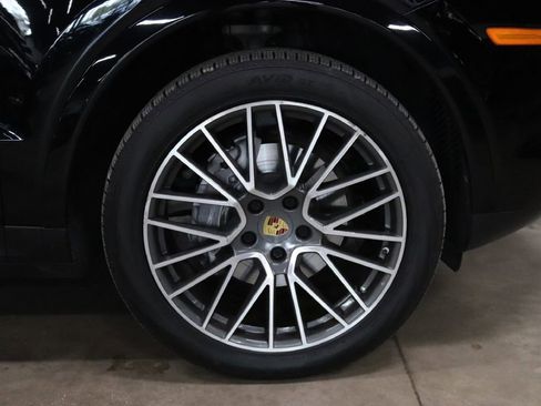 Used 2019 Porsche Cayenne image 39