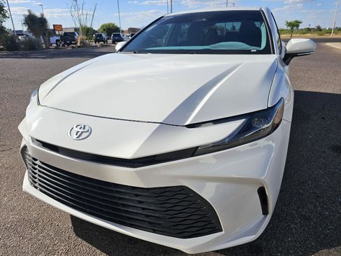 Used 2025 Toyota Camry LE w/ Convenience Package FWD image 11