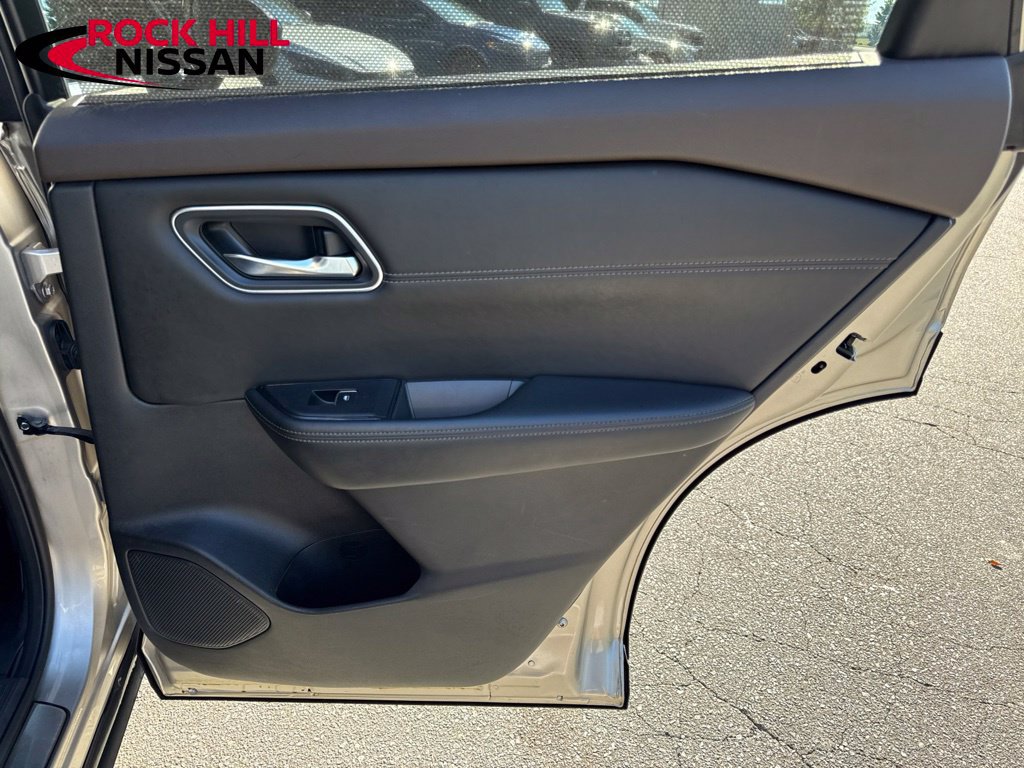 Used 2022 Nissan Rogue Platinum w/ Head-Up Display Package FWD image 32