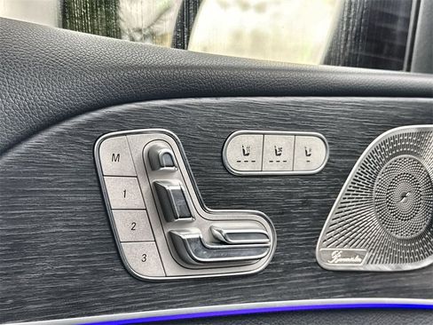 Used 2024 Mercedes-Benz GLS 450 4MATIC image 20