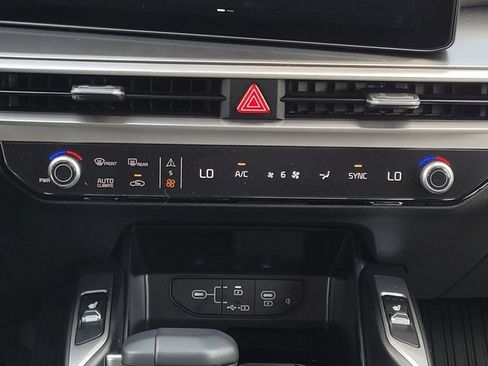 New 2026 Kia Sorento S FWD image 18