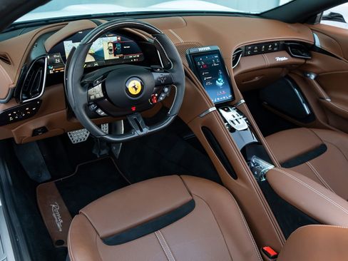 Used 2024 Ferrari Roma Spider RWD image 30