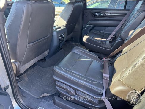 Used 2021 GMC Yukon XL Denali w/ Denali Premium Package AWD/4WD image 11