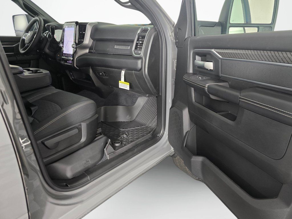New 2026 RAM 2500 Big Horn AWD/4WD image 40
