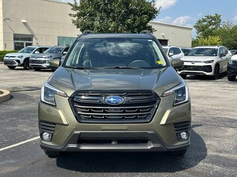 Used 2024 Subaru Forester Limited AWD/4WD image 2