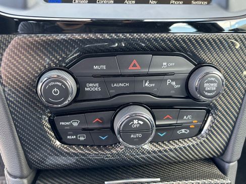 Used 2023 Chrysler 300 C image 26