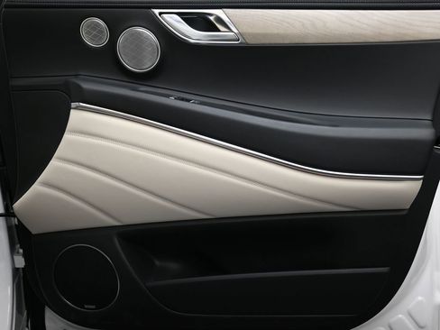 Used 2024 Genesis GV80 3.5T w/ Prestige Package image 11