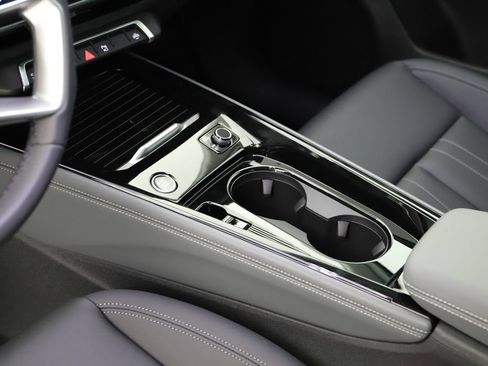 New 2026 Audi Q3 quattro 2.0T AWD/4WD image 17