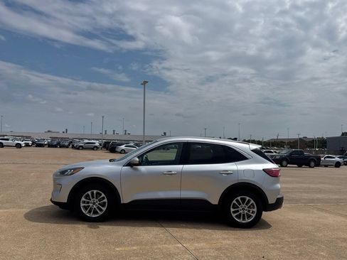 Used 2020 Ford Escape SE FWD image 15