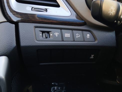 Used 2017 Hyundai Santa Fe SE image 21