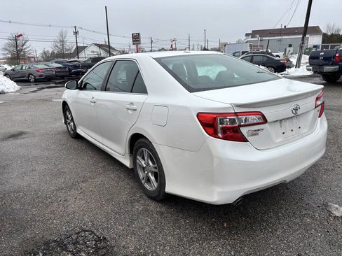 Used 2014 Toyota Camry SE w/ Leather Package image 4