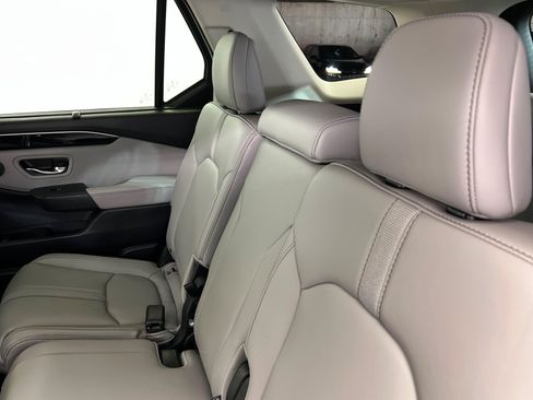 Used 2025 Honda Pilot Touring image 21