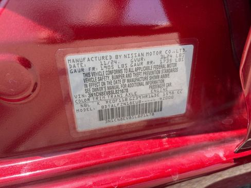 Used 2025 Nissan Versa SV FWD image 27