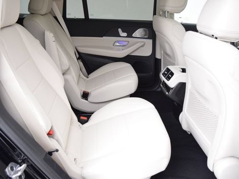 New 2026 Mercedes-Benz GLS 450 4MATIC image 19