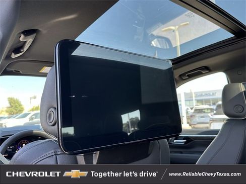 New 2026 Chevrolet Suburban Premier image 30