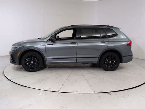 Certified 2022 Volkswagen Tiguan SE R-Line image 3