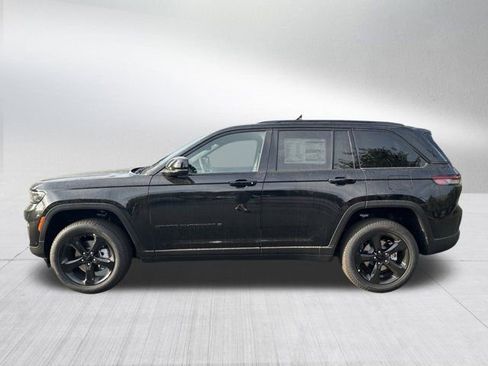 New 2025 Jeep Grand Cherokee Limited w/ Luxury Tech Group II image 8