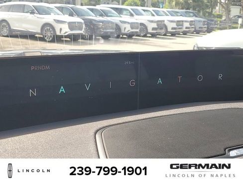 New 2025 Lincoln Navigator Reserve image 25