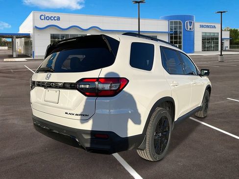 New 2026 Honda Pilot Black Edition image 5