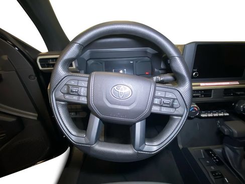 Used 2025 Toyota Tacoma SR5 AWD/4WD image 12