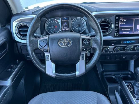 Certified 2022 Toyota Tacoma SR5 AWD/4WD image 13