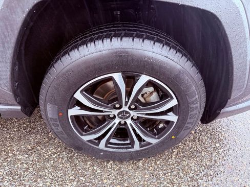 Used 2021 Toyota RAV4 LE image 13