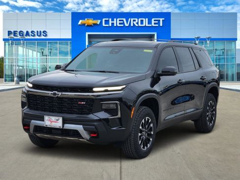 New 2026 Chevrolet Traverse Z71 w/ Driver Confidence Package AWD/4WD image 2