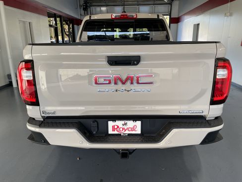 New 2026 GMC Canyon Elevation w/ Convenience Package image 5