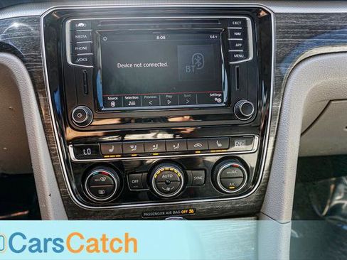 Used 2018 Volkswagen Passat 2.0T SE FWD image 25