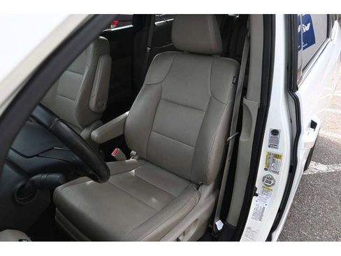 Used 2016 Honda Odyssey Touring Elite image 14