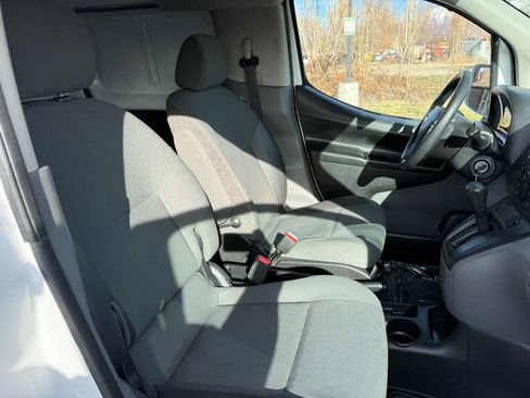 Used 2018 Nissan NV200 SV w/ Back Door Glass Package image 19