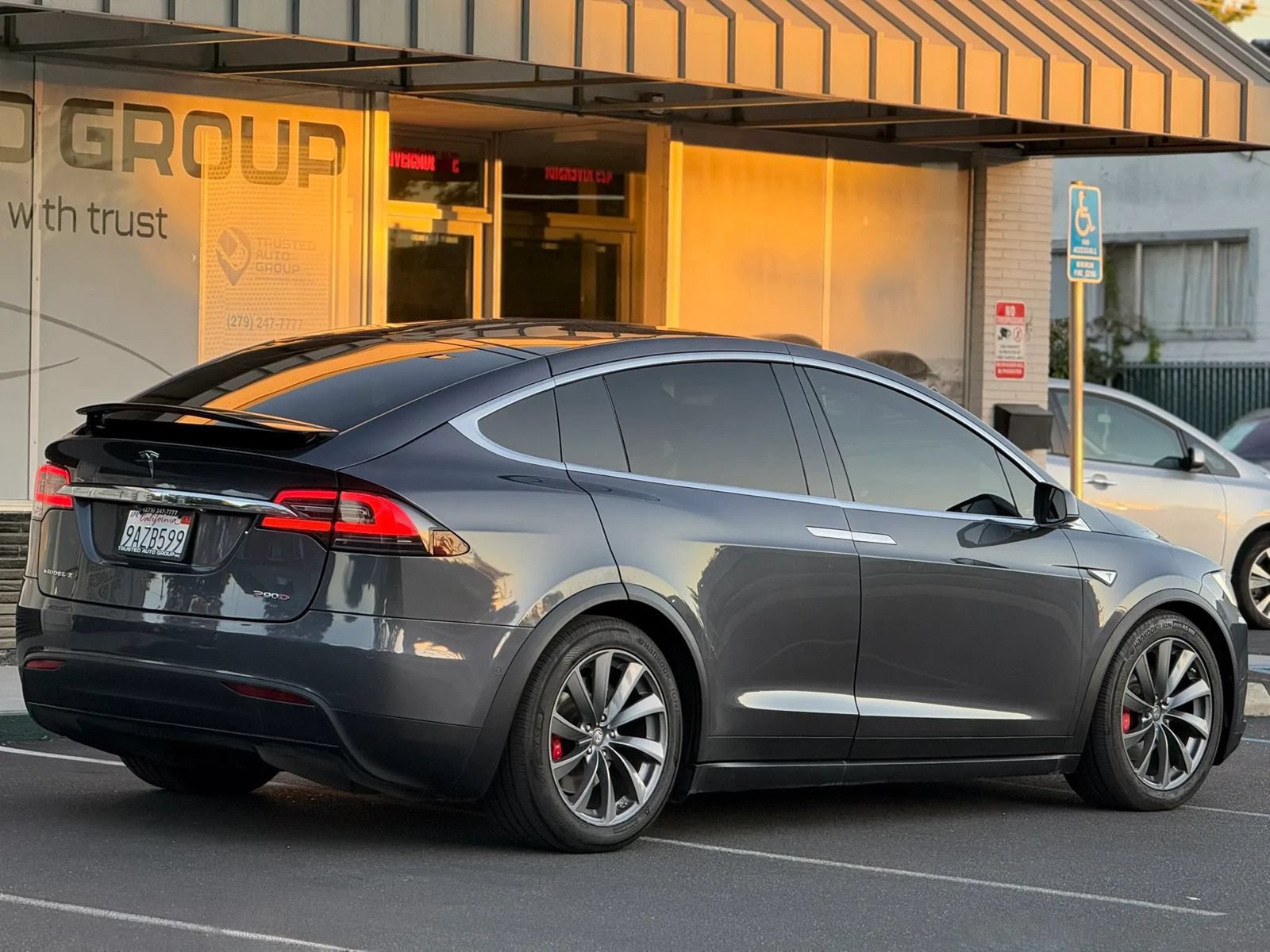 Used 2016 Tesla Model X Performance AWD/4WD image 9