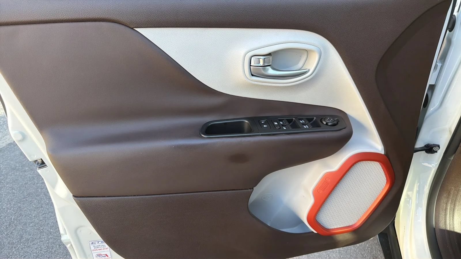 Used 2017 Jeep Renegade Limited FWD image 15