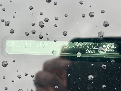 Used 2019 Toyota RAV4 XLE image 3