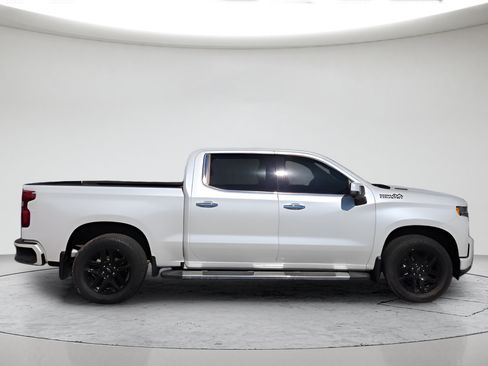 Used 2022 Chevrolet Silverado 1500 High Country w/ Safety Package II AWD/4WD image 4