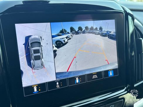 Used 2023 Chevrolet Traverse RS image 21