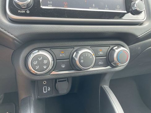 Used 2025 Nissan Versa S w/ Trunk Package image 26