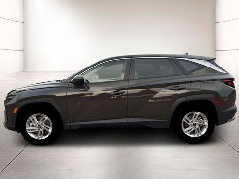 New 2026 Hyundai Tucson SE image 3
