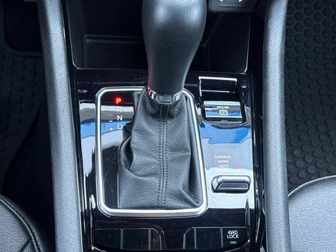 Used 2025 Jeep Compass Latitude w/ Convenience Group AWD/4WD image 31