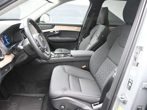 New 2026 Volvo XC90 B6 Plus w/ Protection Package Premier AWD/4WD image 18