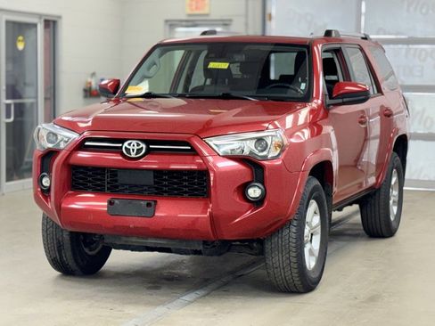 Used 2022 Toyota 4Runner SR5 image 3