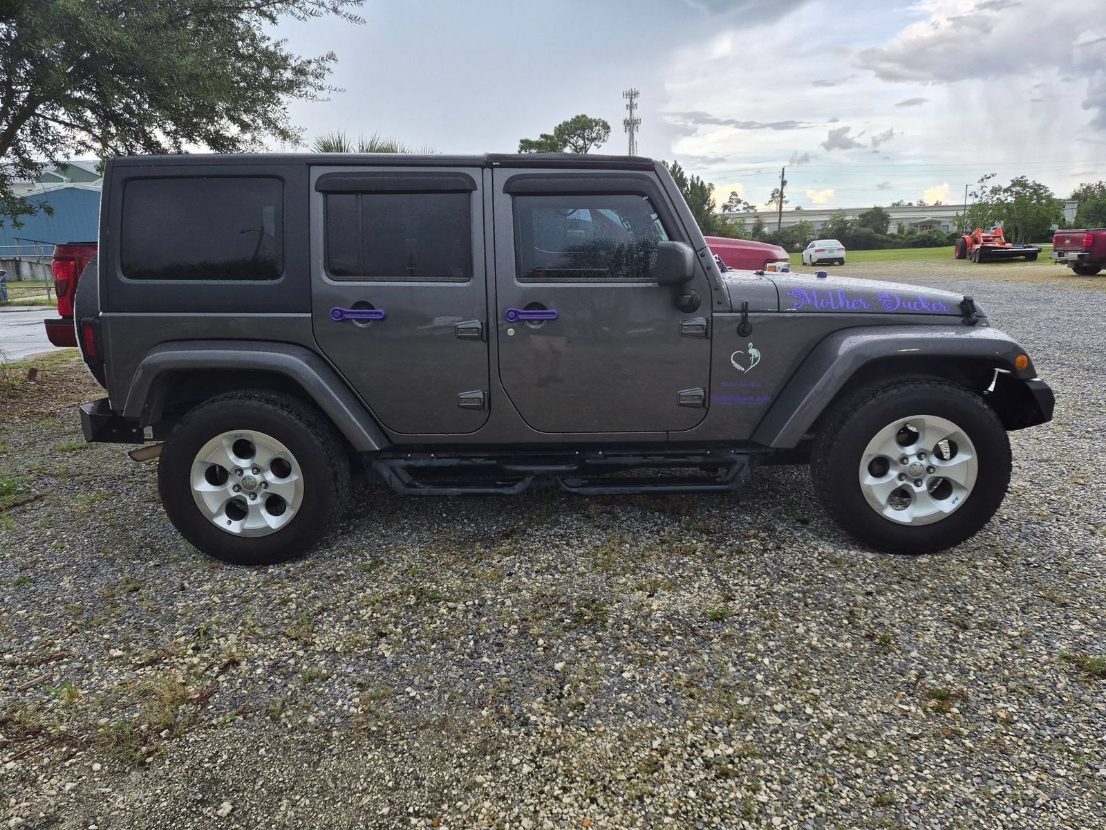 Used 2014 Jeep Wrangler Unlimited Sahara w/ Dual Top Group AWD/4WD image 6