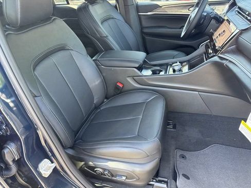 New 2027 Jeep Grand Cherokee Limited AWD/4WD image 13