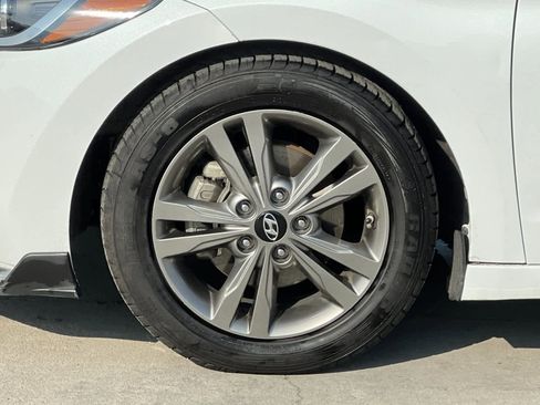 Used 2017 Hyundai Elantra SE w/ SE A/T Tech Package 03 image 25