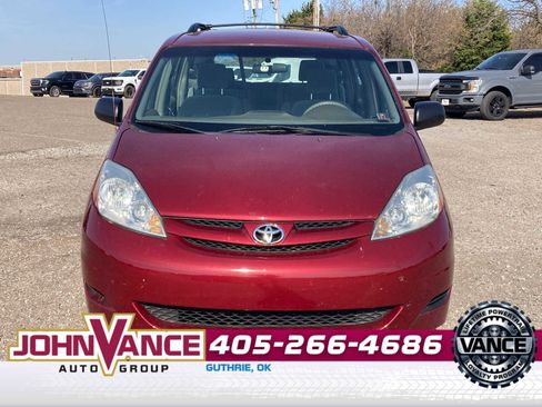 Used 2007 Toyota Sienna CE image 11