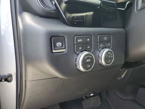New 2026 GMC Sierra 2500 SLE w/ SLE Value Package; AWD/4WD image 18