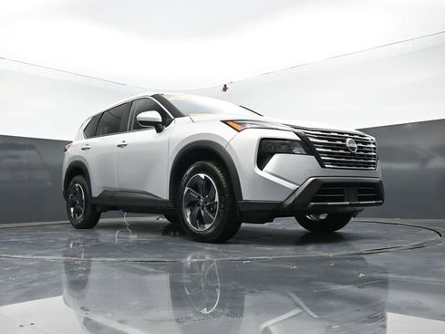 Used 2025 Nissan Rogue SV AWD/4WD image 48