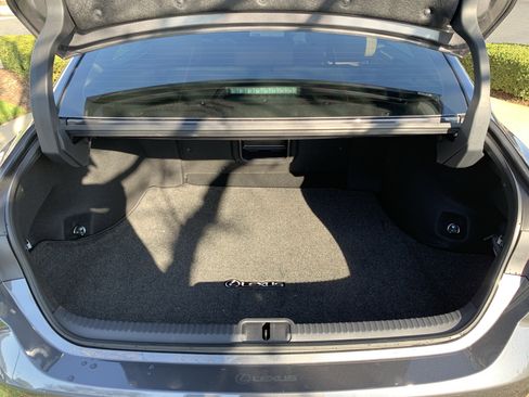 Used 2025 Lexus ES 350 w/ Premium Package image 34