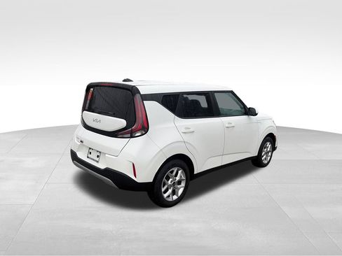 Used 2025 Kia Soul LX w/ LX Technology Package FWD image 6