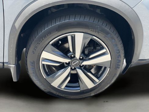 Used 2024 Nissan Rogue SL AWD/4WD image 32
